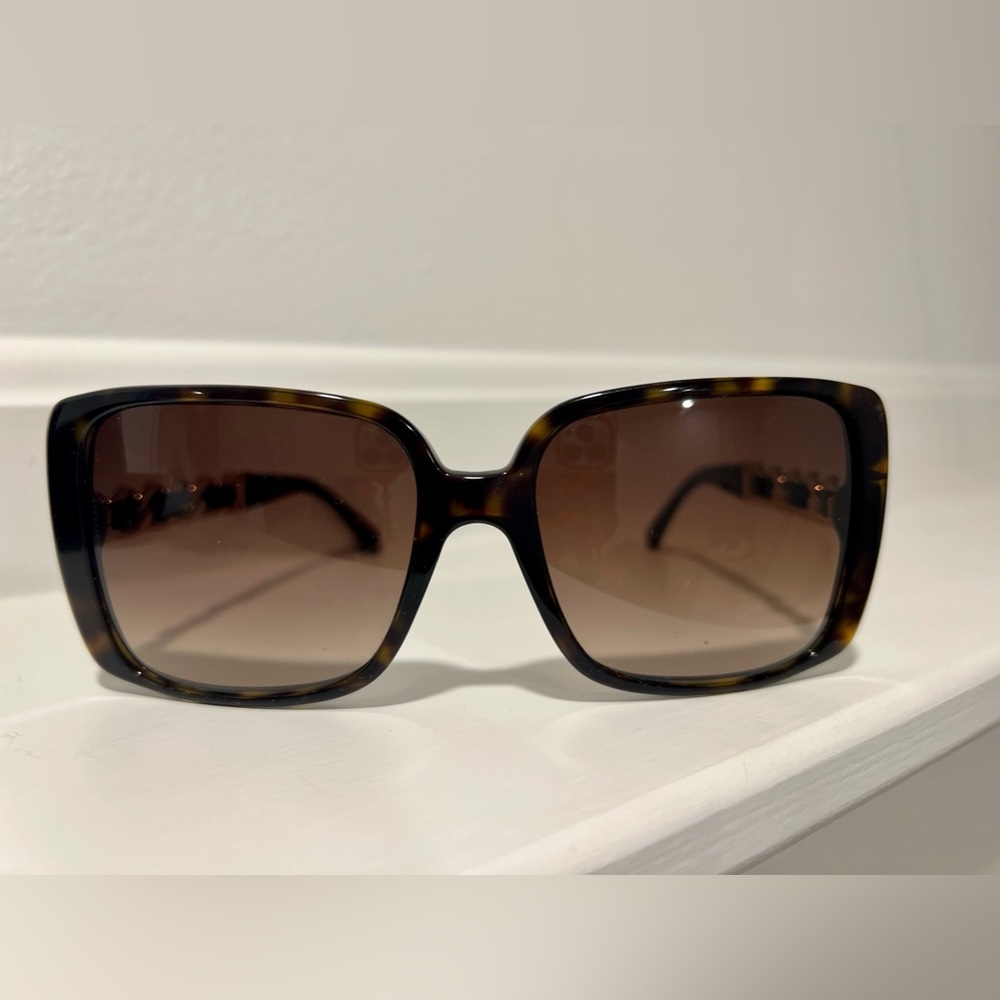AUTHENTIC CHANEL Interlocking CC Logo Square Sunglasses